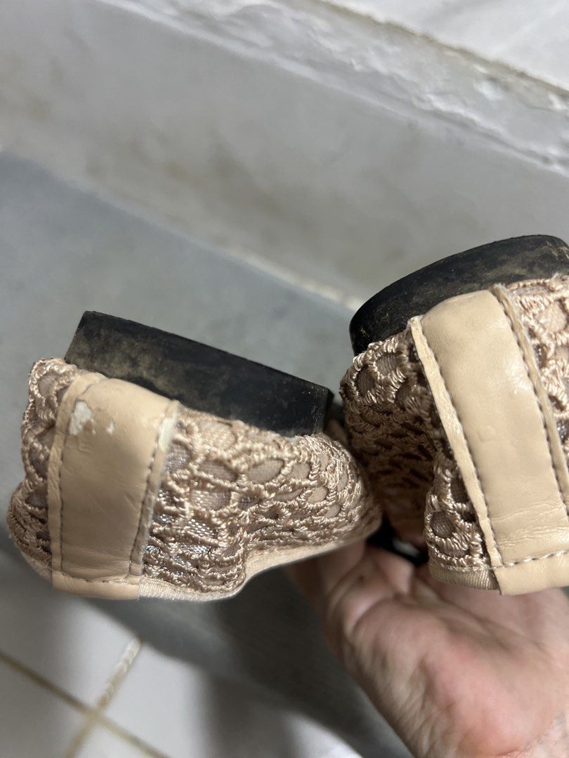 Thailans Shoes (Category: Flats & Sandals) located in Cabanatuan. Submitted by happythriftbyshidshin (Listing ID 1465603087, Image 3). Description: Size 7 See pictures for signs of usage.