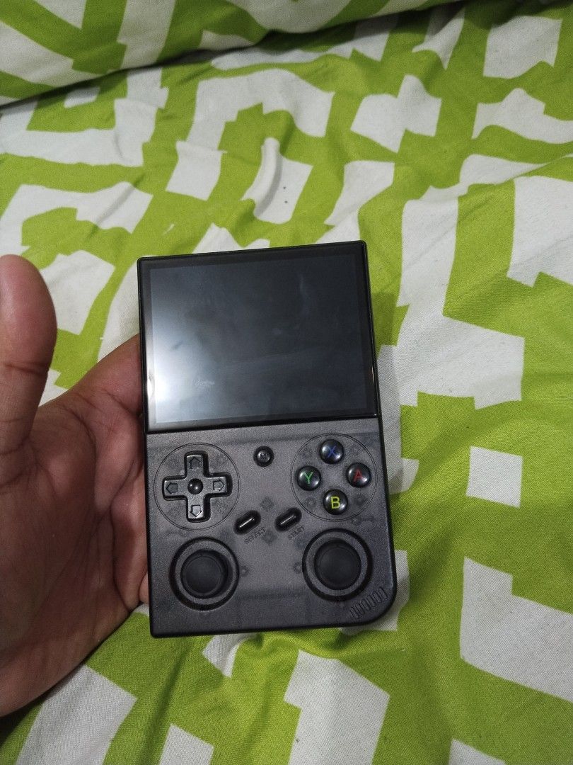 The BatleXP G350 Handheld Console Retro Gaming (Category: Nintendo) located in Manila. Submitted by anjiegadgets (Listing ID 1465599422, Image 2). Description: 2500 The BatleXP G350 Retro Gaming No Issue Good Condition need to dispose hehe super daming games ikaw nalang magsasawa message me para masend ko sample video at mga games 64GB memory slot 2025 Release Unit Type C Charger loc sta quiteria southcaloocan.