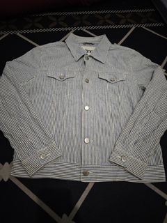 (Category: ) located in . Submitted by fendivintagestore (Listing ID 1465752310, Image 1). Description: .