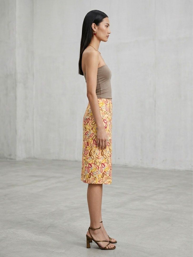THE LIMITED SILK PRINTED SKIRT (Category: Skirts) located in Pasig City. Submitted by vetementsdemanila (Listing ID 1465656268, Image 2). Description: THE LIMITED SILK PRINTED SKIRT New without tags Size: XS Waist: 26 inches (garterized) Length: 25 inches P950 PLUS SHIPPING.