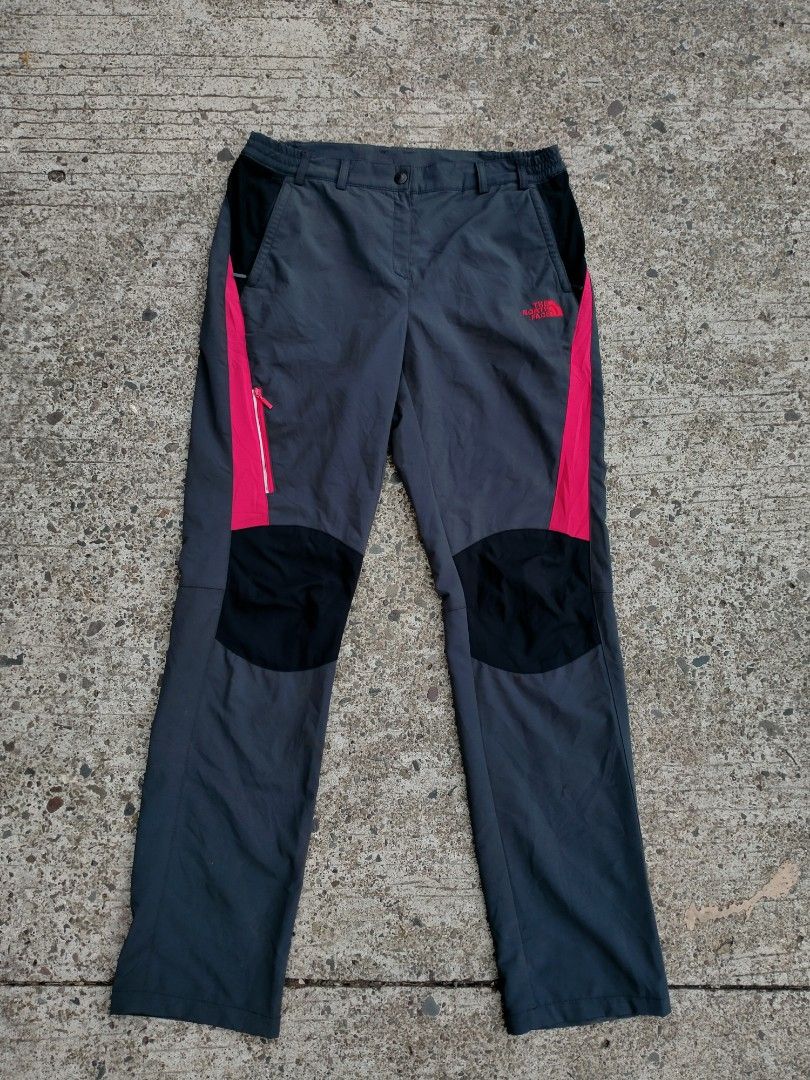 The North Face (Category: Jeans) located in Davao. Submitted by ervinpolino09 (Listing ID 1465600858, Image 1). Description: The North Face Trickpants 💥 Size 30-32 Length 39 Excellent Condition No issue Need Wash Location Davao City 📍.