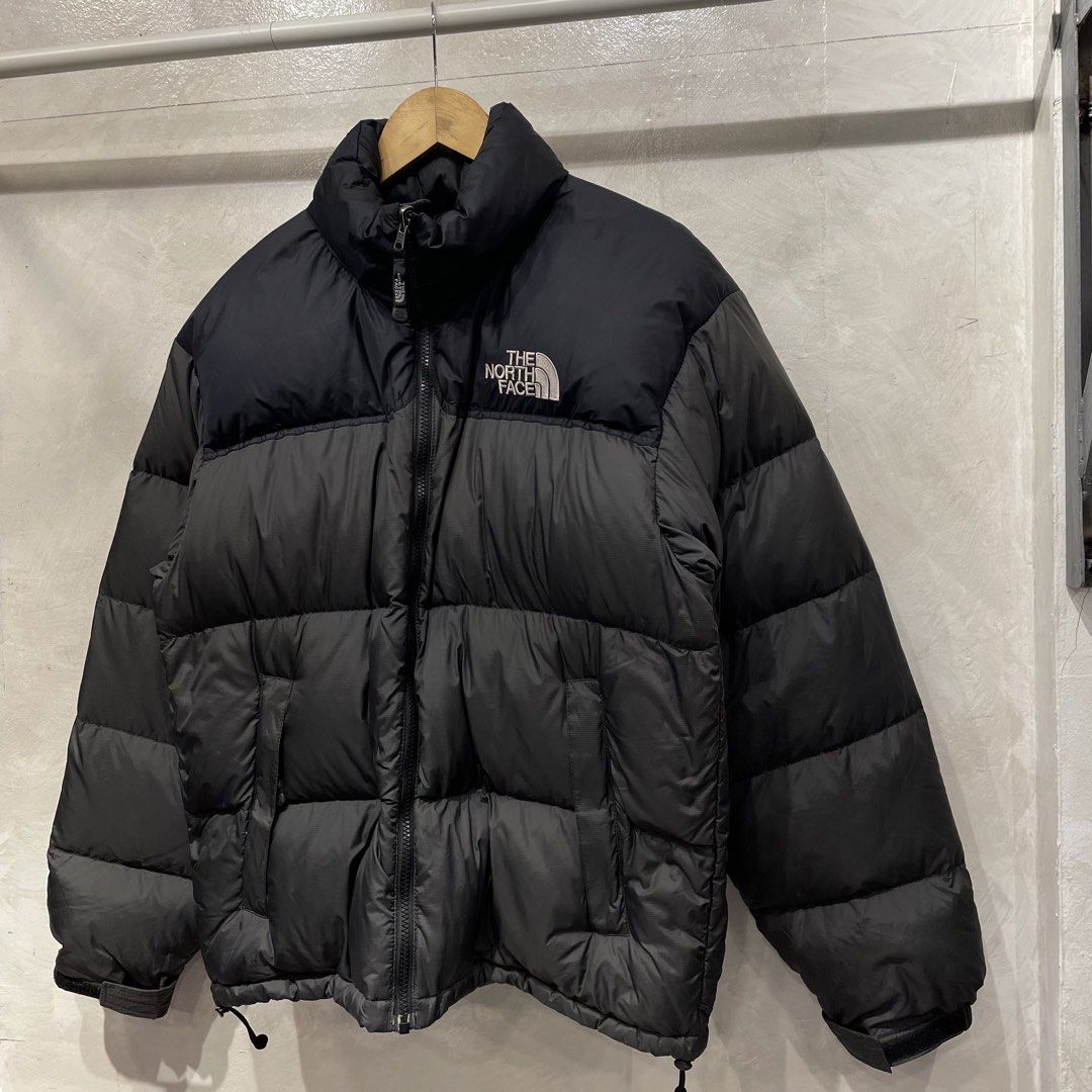 The North Face Puffer Jacket 700 series (Category: Coats, Jackets and Outerwear) located in Manila. Submitted by walter_wt (Listing ID 1465629637, Image 3). Description: TNF Puffer Jacket 700 series Size- Medium Dimension- Length- 28 Width- 22 Sleeve length- 25 No issue .