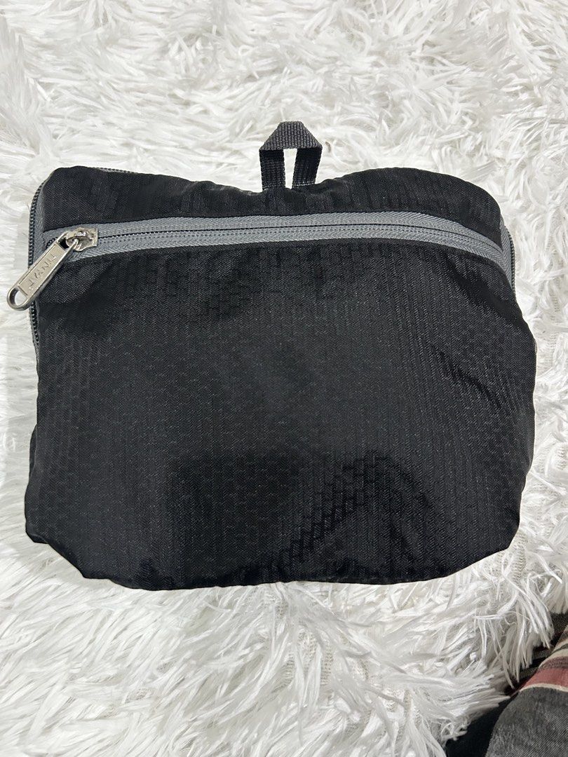 Tinyat black Foldable Travel Backpack (Category: Backpacks) located in Pasig City. Submitted by minminreyn (Listing ID 1465608506, Image 2). Description: Tinyat black Foldable Travel Backpack No butas no tastas no sira What you see is what you get Black na black sa personal Cavite or Qc.