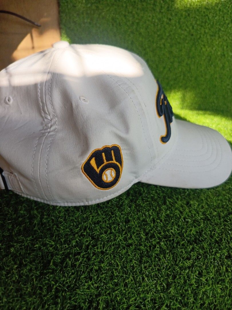 Titleist (Category: Caps & Hats) located in Kabankalan. Submitted by b_balz (Listing ID 1465757813, Image 3). Description: no issue bago pa wash nyo nlng ulit🔥.
