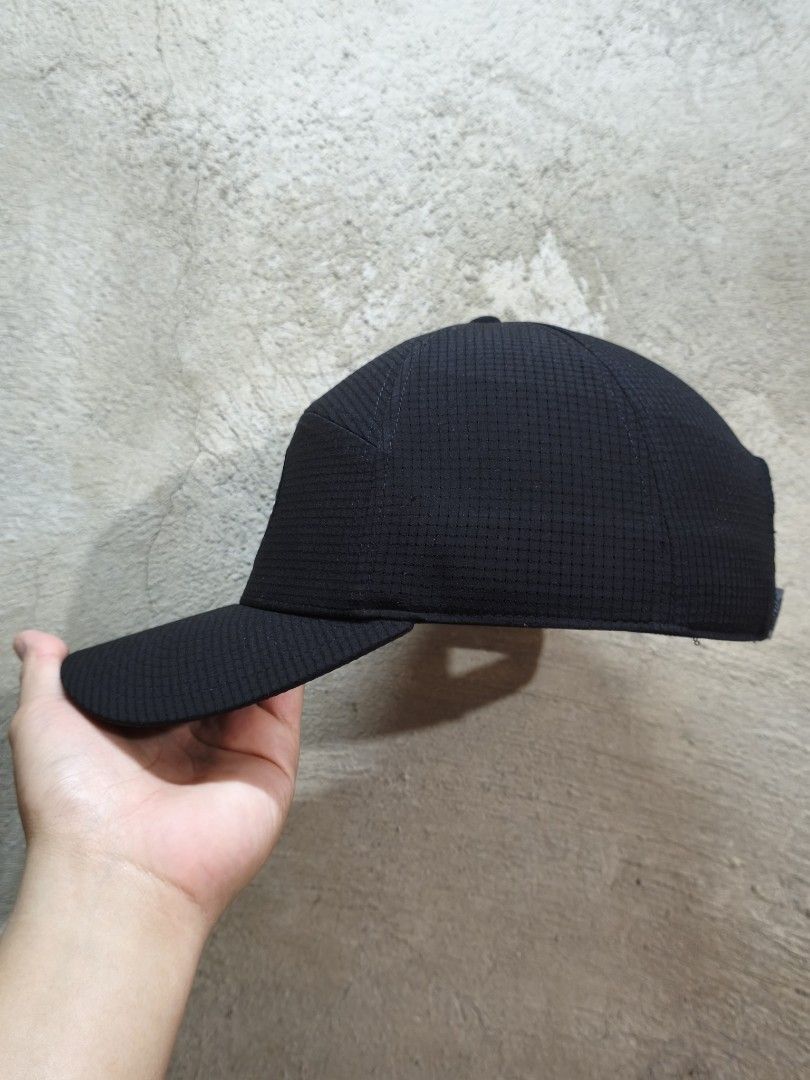 TITLEIST GOLF HAT (Category: Golf) located in Muntinlupa City. Submitted by themakhatter (Listing ID 1465662033, Image 2). Description: 950 +SF TITLEIST X 47 BRAND ARIZONA WILD CATS GOLF HAT ONE SIZE FITS ALL SNAPBACK ADJUSTMENT DRI-FIT/LIGHTWEIGHT MATERIAL IN EXCELLENT 9.5/10 LIKE NEW CONDITION WASHED AND READY TO WEAR.