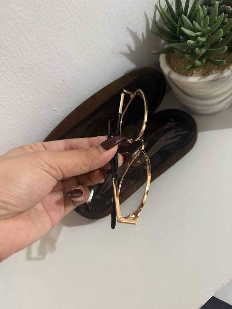 TOM FORD EYE GLASSES (Category: Sunglasses & Eyewear) located in Mandaluyong City. Submitted by aizhaaya15295 (Listing ID 1465616524, Image 3). Description: .
