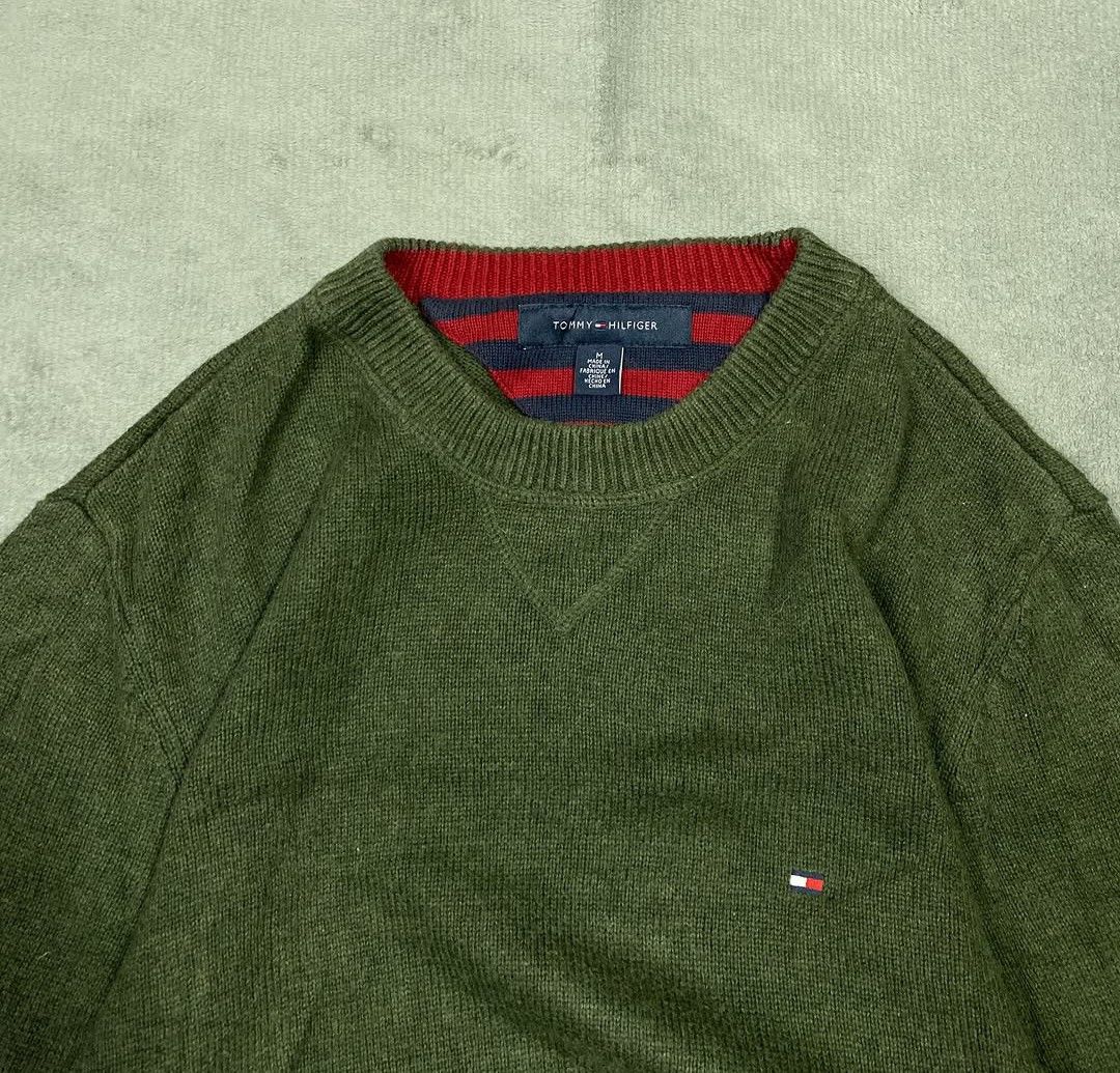 Tommy Hilfiger knitted sweater (Category: Coats, Jackets and Outerwear) located in Cavite. Submitted by nior1305 (Listing ID 1465612778, Image 2). Description: Tommy Hilfiger knitted crewneck size: medium Length: 26.5 width: 21 no issue condition: 10/10 mine: 1000.
