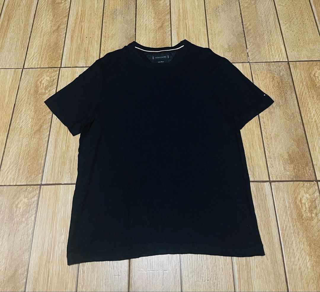 Tommy Hilfiger Linen Blend Navy Blue (Category: Tshirts & Polo Shirts ) located in Paranaque City. Submitted by kuuuurt (Listing ID 1465616788, Image 1). Description: Excellent Condition No issue Tagged M Width 20 Length 27 🏷️ 200 + SHIPPING FEE 📦 SHIPPING NATIONWIDE via J&T 📍Parañaque 1700 .