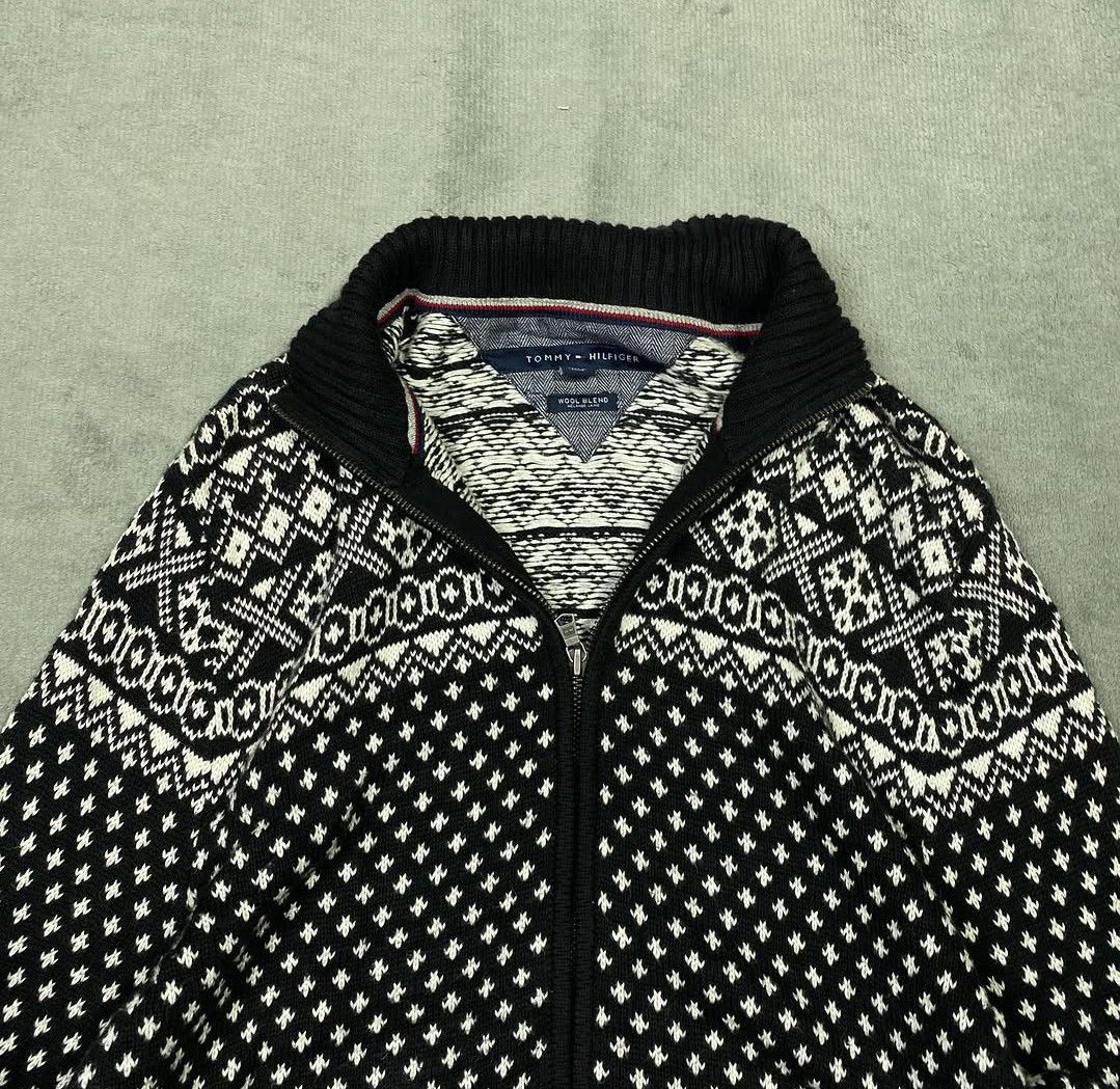 Tommy Hilfiger patterned knitted zip up (Category: Coats, Jackets and Outerwear) located in Cavite. Submitted by nior1305 (Listing ID 1465611547, Image 2). Description: Tommy Hilfiger patterned knitted zip up size: medium Length: 29 width: 21 no issue condition: 10/10 mine: 1000.
