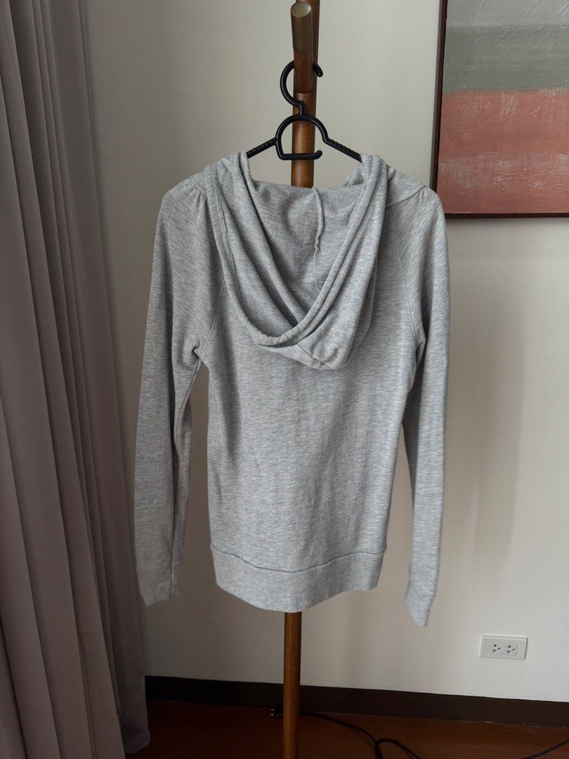 Topshop Grey Hooded Sweatshirt (Category: Coats, Jackets and Outerwear) located in Pasig City. Submitted by kutleyn (Listing ID 1465671942, Image 3). Description: - Brand: Topshop - Color: Grey - Style: Pullover hoodie with adjustable drawstring - Features: Practical front pocket - Size: US 6, UK 10, EUR 38 - Condition: Great for casual, everyday wear.