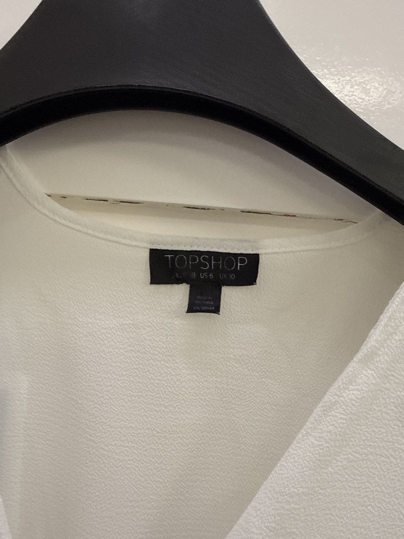 Topshop offwhite long sleeve blouse (Category: Longsleeves) located in San Pablo. Submitted by iamtrina (Listing ID 1465653842, Image 3). Description: Fits S-M frame Fabric is slightly sheer.