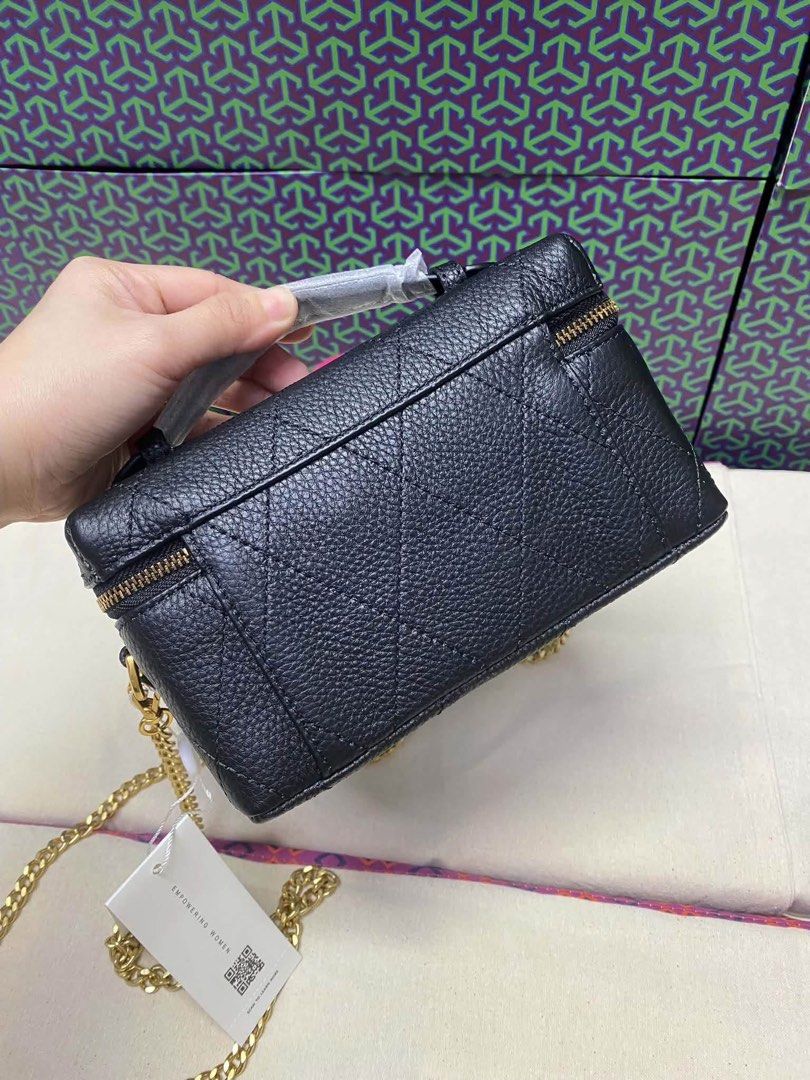 Tory Burch (Category: Cross-body Bags) located in Valenzuela. Submitted by markailandco. (Listing ID 1465716037, Image 3). Description: Complete with paper bag dustbag.