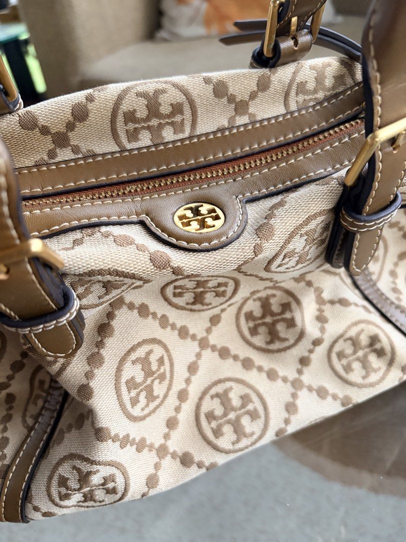 Tory Burch speedy (Category: Purses & Pouches) located in San Pascual. Submitted by s3resale (Listing ID 1465709710, Image 2). Description: Inner lining issue ( tried to washed it kase 😬) body nya flawless po no rubber lining issue..