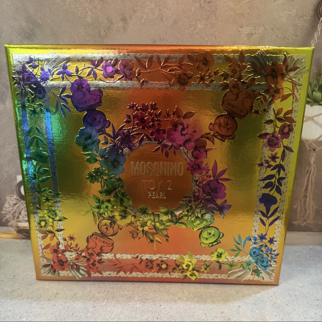 Toy 2 Pearl Set (Category: Fragrance & Deodorants) located in Paranaque City. Submitted by oommggg (Listing ID 1465595384, Image 1). Description: 100% Original Paranaque Area If nagdududa wag bumili..