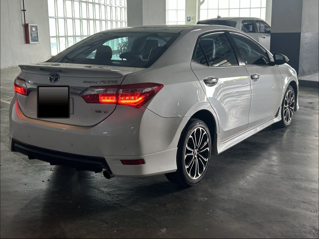 Toyota Corolla Altis 2.0V Auto (Category: Used Cars) located in Makati City. Submitted by nik_03baira (Listing ID 1465636018, Image 3). Description: My personal car & well maintained Corolla altis 2.0v top of the line No issue all working you can bring expert mechanics to check. Issue is small dent passenger front door and lower bumber what you see in the picture mas maganda pa sya in person. Come free to check please for sure buyer only. Its neg