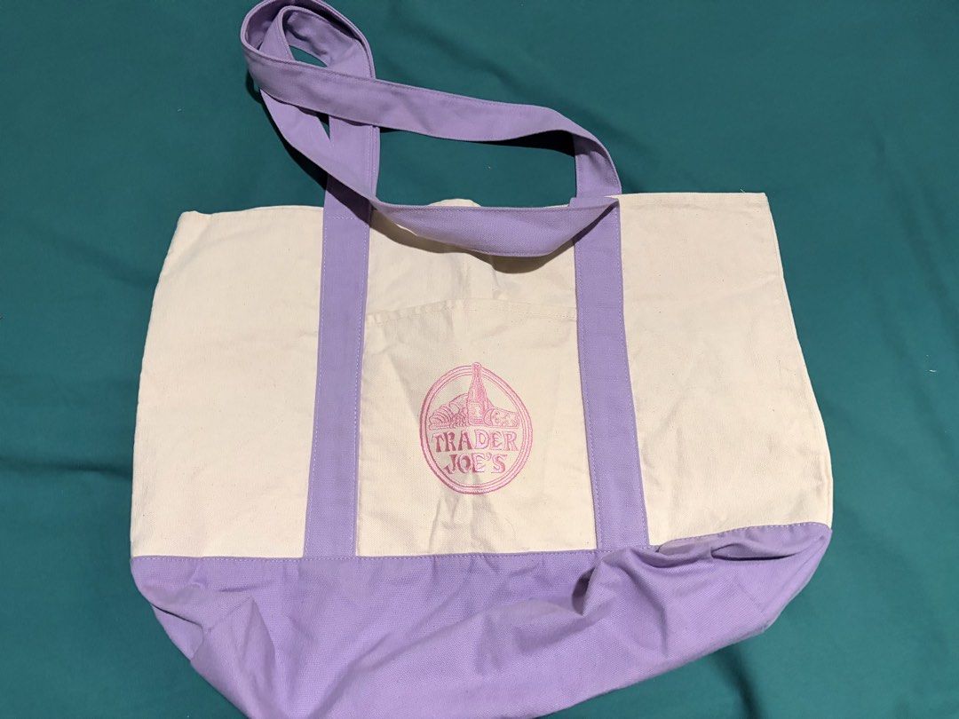 Trader Joe’s tote bag bag (Category: Tote Bags) located in Las Pinas. Submitted by angelamariego (Listing ID 1465721808, Image 1). Description: Pm for more deets!.
