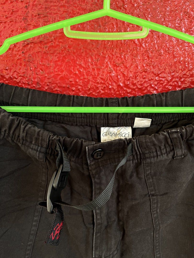 Trek PANTS GRAMICCI (Category: Chinos) located in Valencia. Submitted by hunterxthrifter (Listing ID 1465584238, Image 2). Description: GOOD ASNEW COLOT RATE 9.3/10 Waist 30-38 Stretchable Length 38 Leg 7.