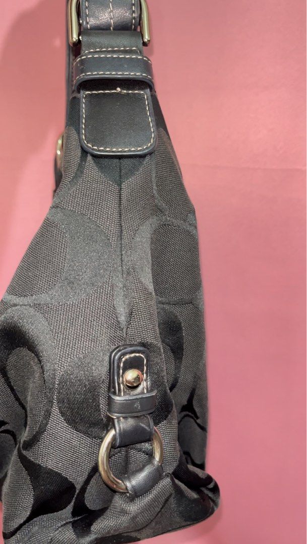 Triple Black Medium Two Way Signature Canvas (Category: Luxury Bags & Wallets) located in Manila. Submitted by phoebellebypau (Listing ID 1465582306, Image 3). Description: • 100% Authentic • Japan Sourced only 🇯🇵 • Authentic CCH YKK zipper • No Rubs, leather is still Intact and in very good condition 💯 • Minor dirt on canvas • First to Pay Basis.