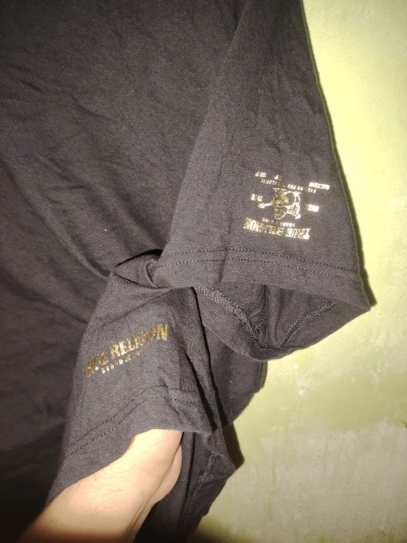 TRUE RELIGION (Category: Activewear) located in Pasig City. Submitted by michelle.asuki (Listing ID 1465639418, Image 3). Description: TRUE RELIGION SHIRT FOR HER EXCELLENT MEDIUM 500.