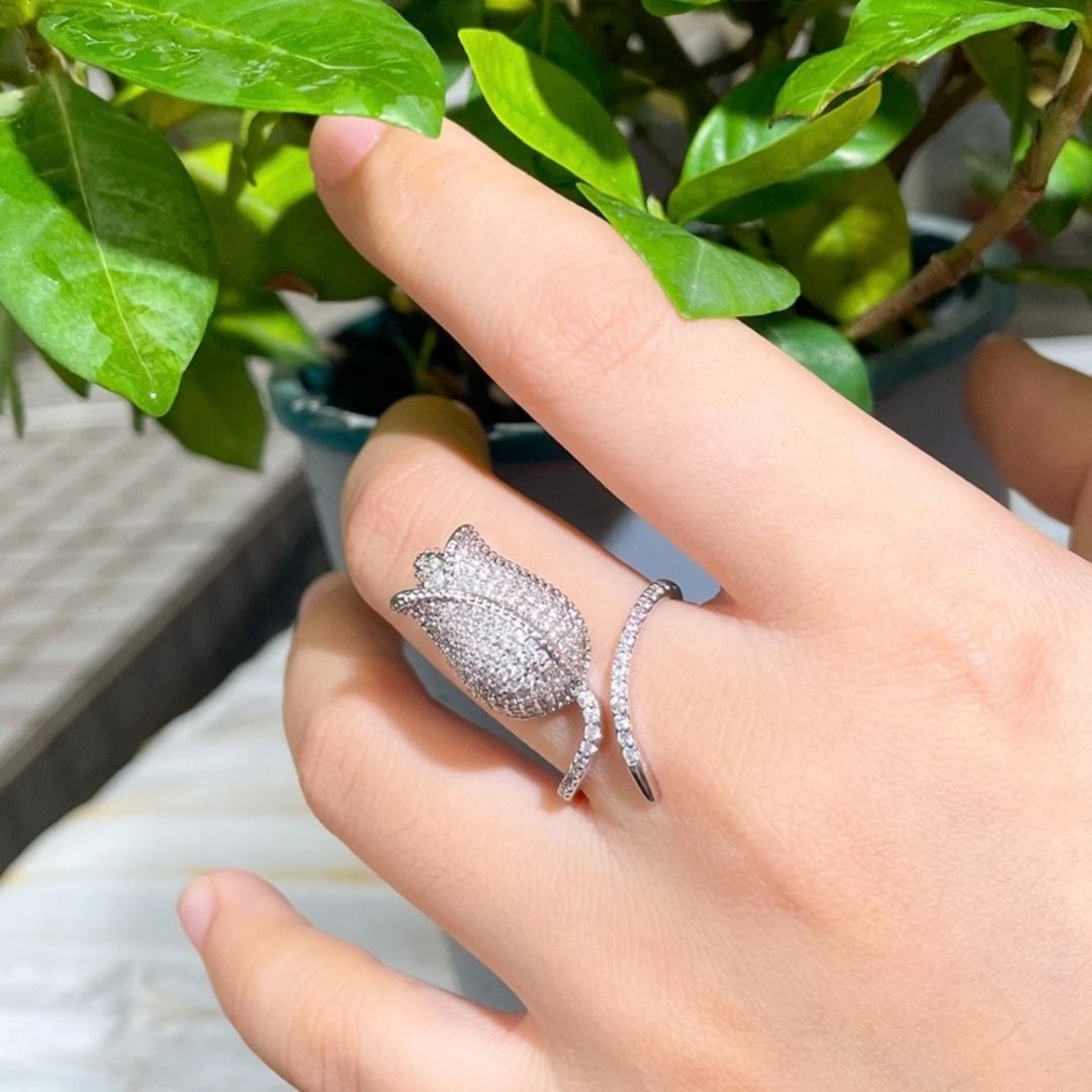 Tulip Flower Ring (Category: Rings) located in Valenzuela. Submitted by shopbmb.mnl (Listing ID 1465717942, Image 2). Description: Never used - adjustable size to your finger Di pa nagta-tarnish! Super nice quality plus it's zirconia RFS: decluttering 🙅‍♀️ LOWBALLERS AND JOY RESERVERS WILL NOT BE ENTERTAINED 🙅‍♀️.