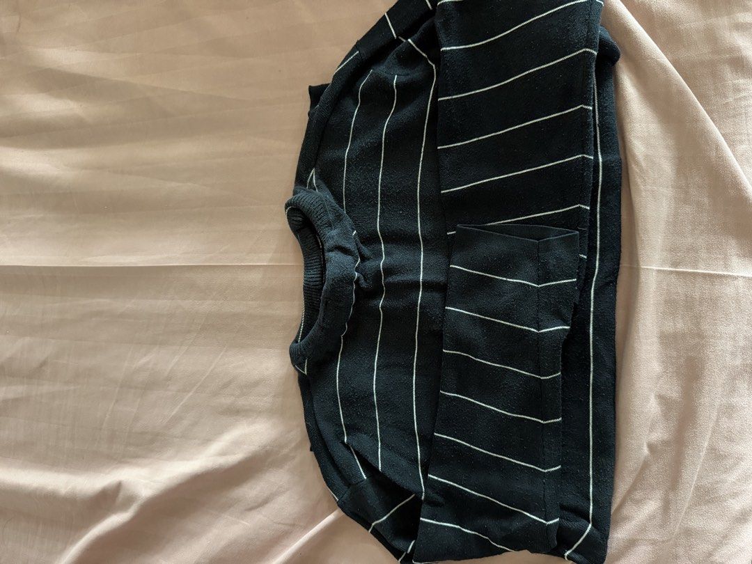 Turtle Neck Sweater (Category: Longsleeves) located in Cavite. Submitted by ja.999 (Listing ID 1465617723, Image 1). Description: 👉🏻 RFS: Decluttering 👉🏻 Pls manage ur expectations 👉🏻 Can do Same Day Delivery 👉🏻 Loc: Makati 👉🏻 Price is negotiable (esp if marami kayo bibilhin sa items ko hehe) .