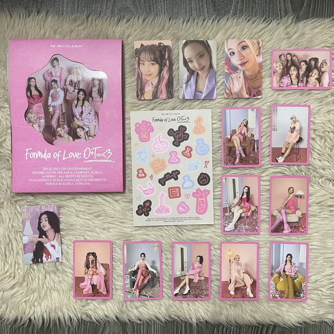 Twice bong, pc’s, albums (Category: K-Wave Merchandise) located in Manila. Submitted by yuwen7 (Listing ID 1465643778, Image 3). Description: FS TWICE SET 2500 for all nego albums have all inclusions Loc: Pasay/Cavite .