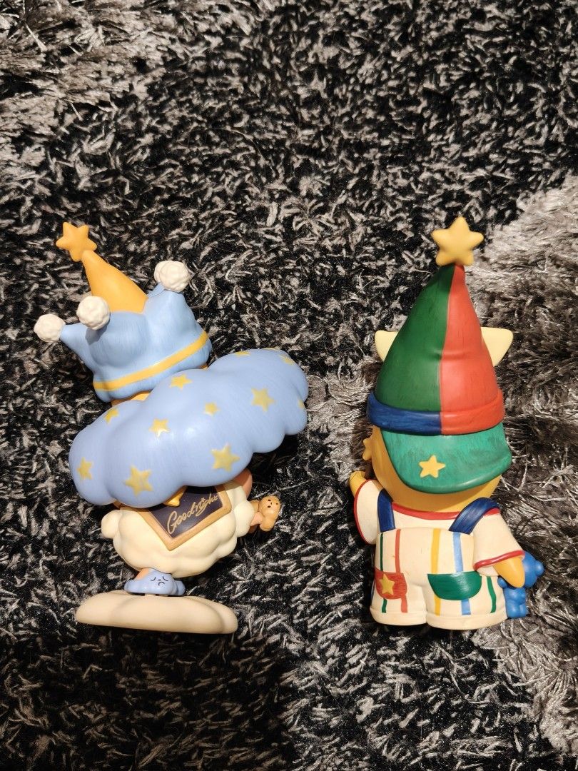 Twinkle twinkle figures bundle (Category: Designer & Blind Box Toys) located in Pasay City. Submitted by biancabee25 (Listing ID 1465618748, Image 2). Description: sold as set bought from Pop mart Hong Kong as is, no box, foil and card below srp.