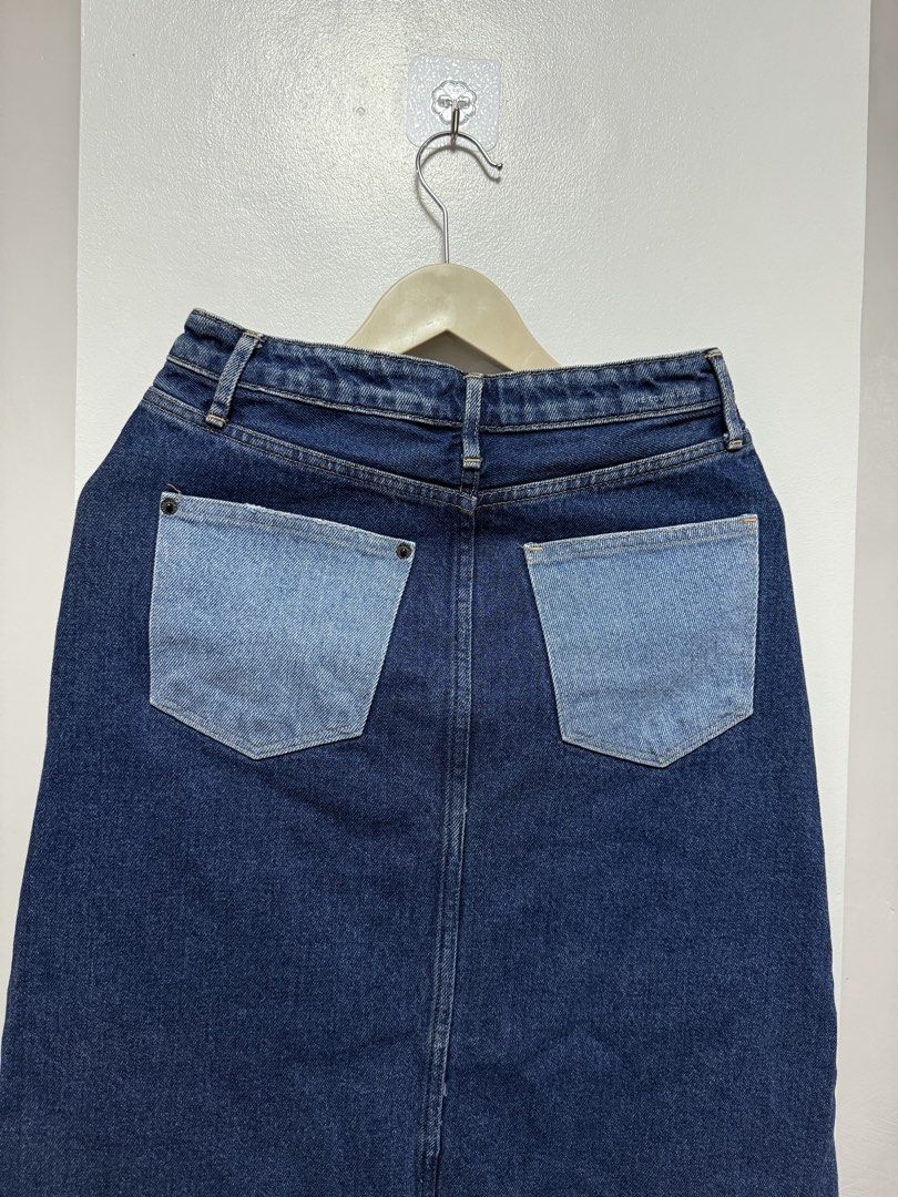 Two toned denim long skirt (Category: Skirts) located in Cauayan City . Submitted by msdianavarro (Listing ID 1465712312, Image 3). Description: Long skirt Size 26-27.