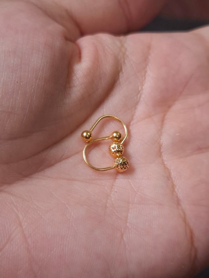 U deroscas (Category: Earrings) located in Caloocan City. Submitted by michelle.golveo (Listing ID 1465754814, Image 3). Description: ✨ USED BUT NOT ABUSED! 💛 💎 18K U De Roscas Earrings ✨ Preloved / Good as New 💰 Pawnable Gold ⚖️1.02 grams .