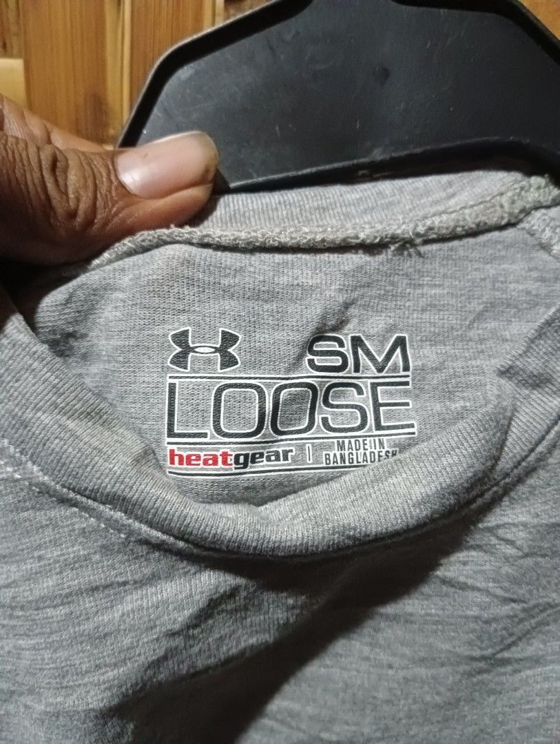 Under Armour (Category: Tshirts & Polo Shirts ) located in Caloocan City. Submitted by keenfox-8542 (Listing ID 1465690803, Image 3). Description: Medium to Large 10/10 color rate Scratch sa Back print unnoticeable.