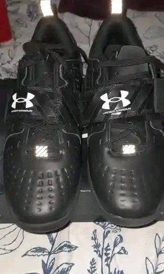 Under armour 7 us men (Category: Sneakers) located in Manila. Submitted by dreamweaver25 (Listing ID 1465664542, Image 1). Description: brand new orig under armour lifter black 7 us men pick up cubao ship via lalamove kaliwaan bayad ship via jrs if provinces price is fixed sure buyer only.