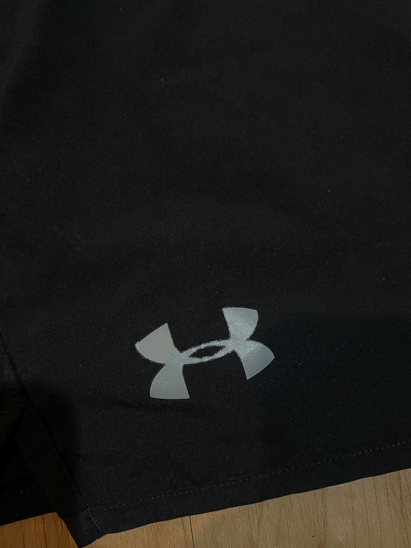 Under Armour athletic shorts (Category: Shorts) located in Bacolod City. Submitted by maxpeynthrift (Listing ID 1465711067, Image 3). Description: Size medium W 28 to 36 L 18 In seam 7.5 Hem 12 Color rate 9.8/10 Issue last 2 pictures.