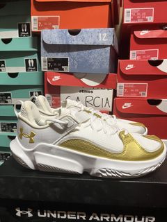 (Category: ) located in . Submitted by rr.sneakerstash (Listing ID 1465585863, Image 1). Description: .