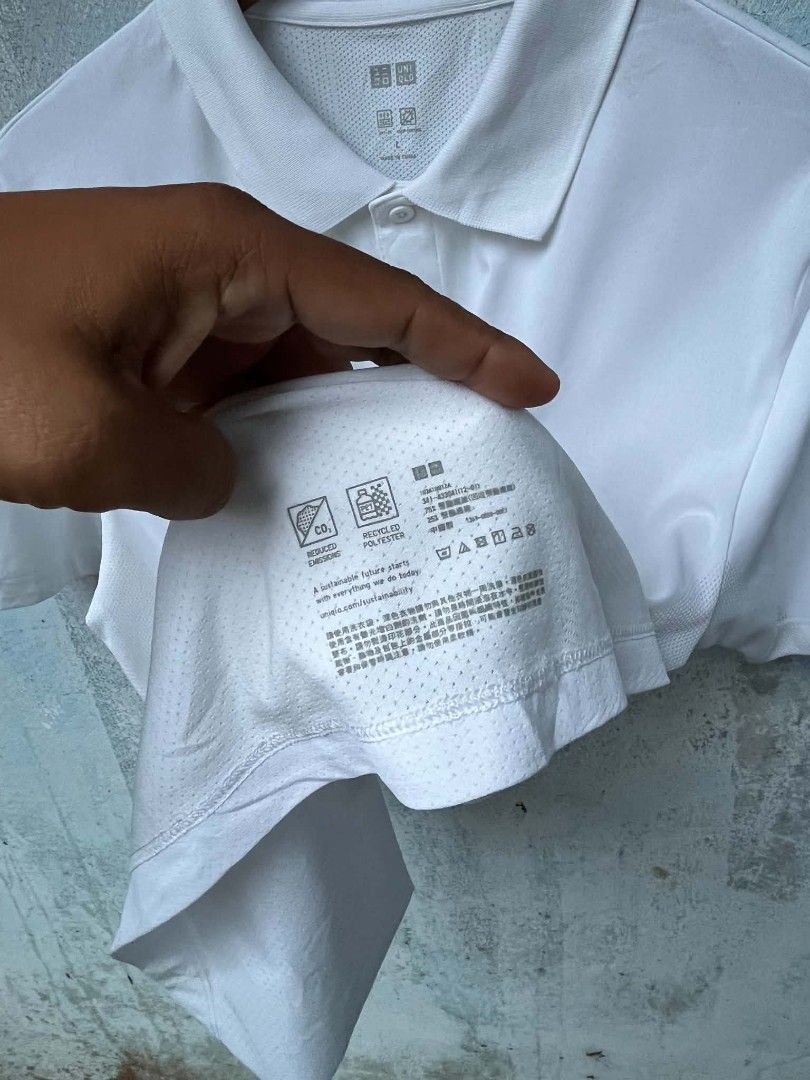 Uniqlo (Category: Tshirts & Polo Shirts ) located in Siay. Submitted by Jaaziahthriftdumaguete (Listing ID 1465756465, Image 3). Description: Wts ❗ Uniqlo white polo shirt 20.5 width 28 length 10/10 color rate Flawless Excellent to new condition Mine : 450 Free shipping fee Location Zamboanga Sibugay Mindanao.