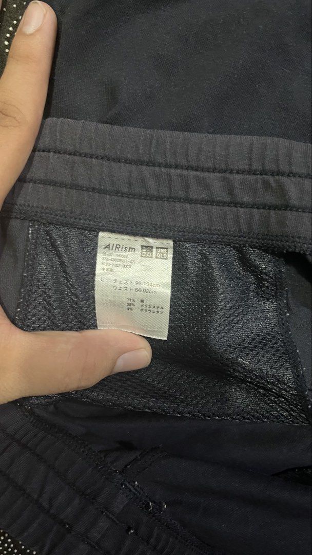 Uniqlo activewear shorts (Category: Shorts) located in Porac. Submitted by macky.ron (Listing ID 1465753302, Image 3). Description: Length:19.5 Waist: 32 Condition: Good Color rate: 9/10 Issue (s): none Complete Tags.