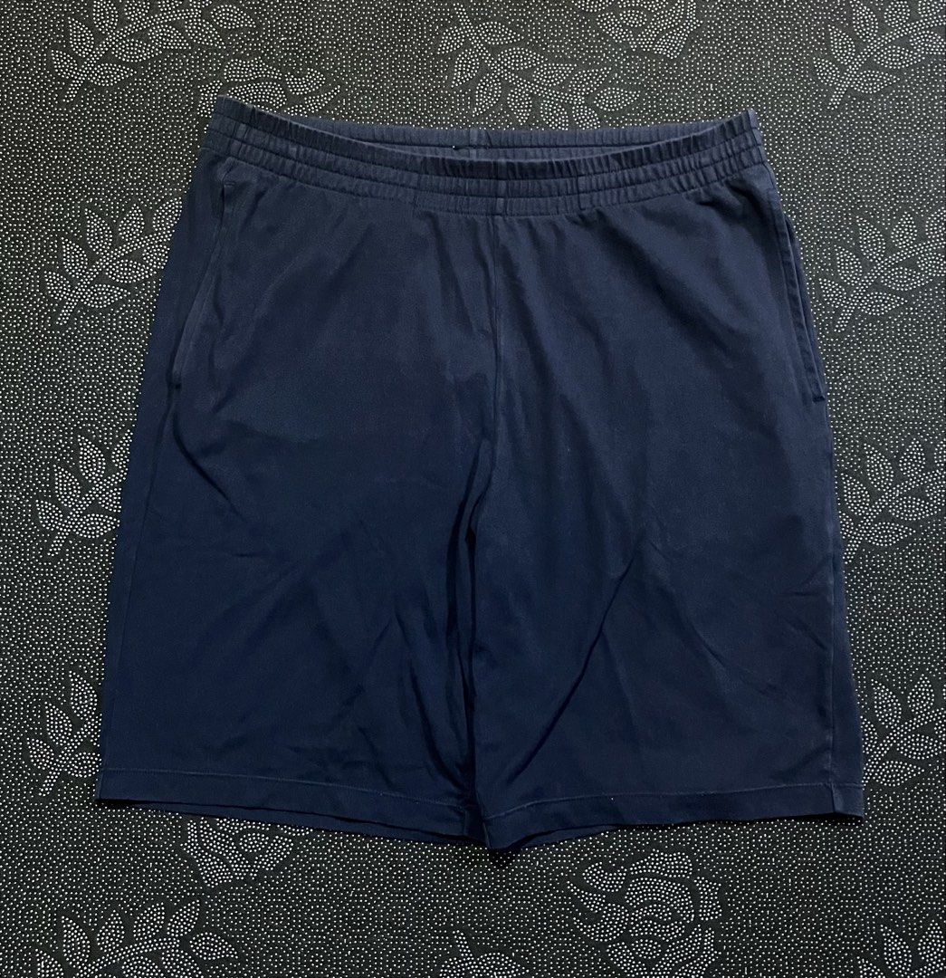 Uniqlo activewear shorts (Category: Shorts) located in Porac. Submitted by macky.ron (Listing ID 1465753302, Image 1). Description: Length:19.5 Waist: 32 Condition: Good Color rate: 9/10 Issue (s): none Complete Tags.