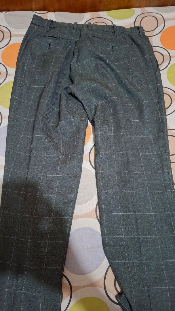 UNIQLO Airsense Gray Checkered Plaid Pants (Category: Trousers) located in Paranaque City. Submitted by furotetsuu (Listing ID 1465671144, Image 3). Description: UNIQLO Airsense or Miracle Air Pants Checkered / Plaid Gray pants Lightweight Tapered fit .