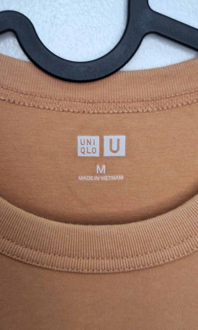 Uniqlo Basic Shirt (Category: Shirts) located in La Trinidad. Submitted by styled.traded (Listing ID 1465750050, Image 2). Description: .