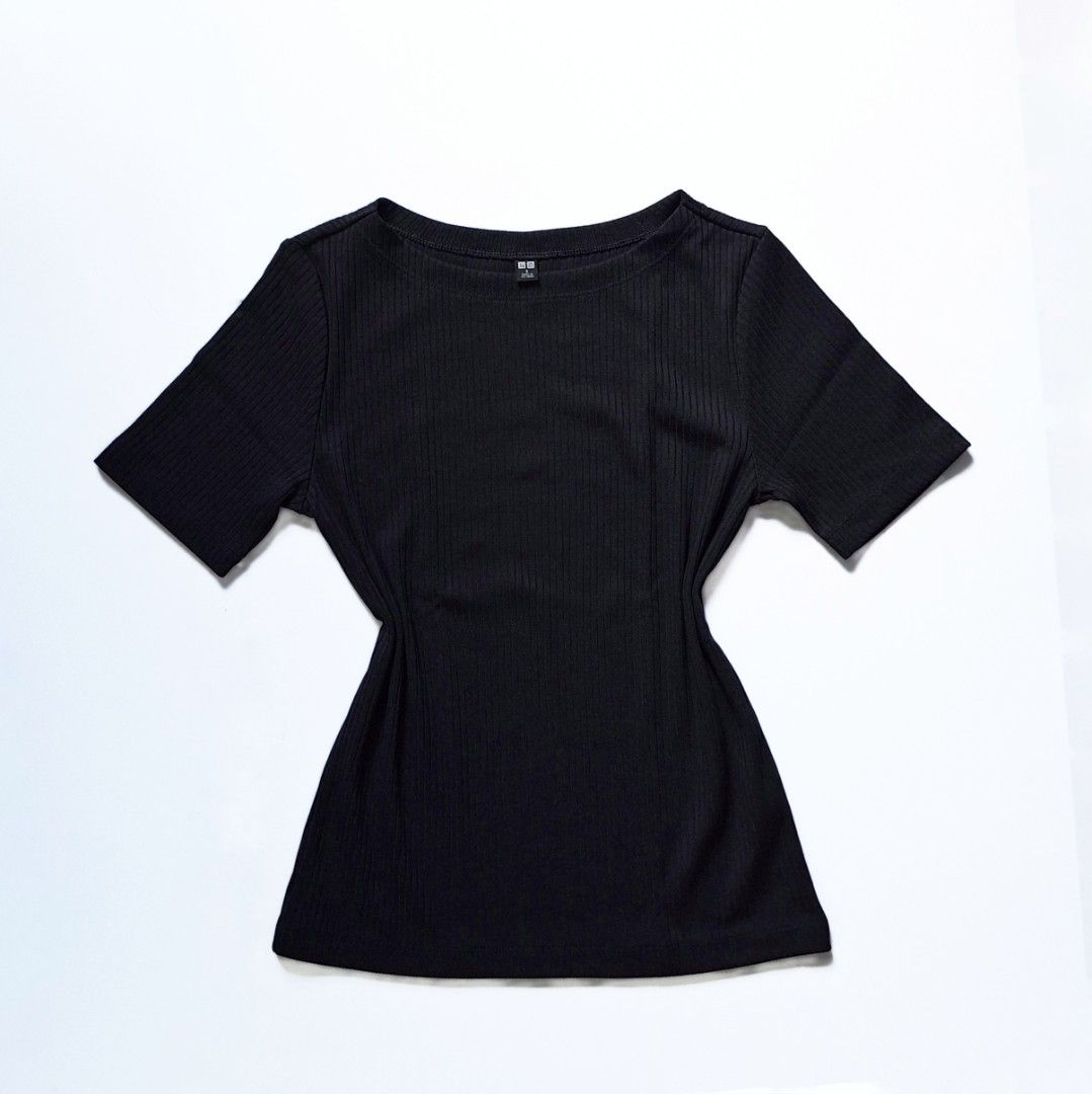 Uniqlo Black Ribbed Top (Category: Shirts) located in Tarlac. Submitted by brownbasket (Listing ID 1465614109, Image 1). Description: Size: S-M Price + Sf MOP: Gcash | MariBank MOD: J&T.