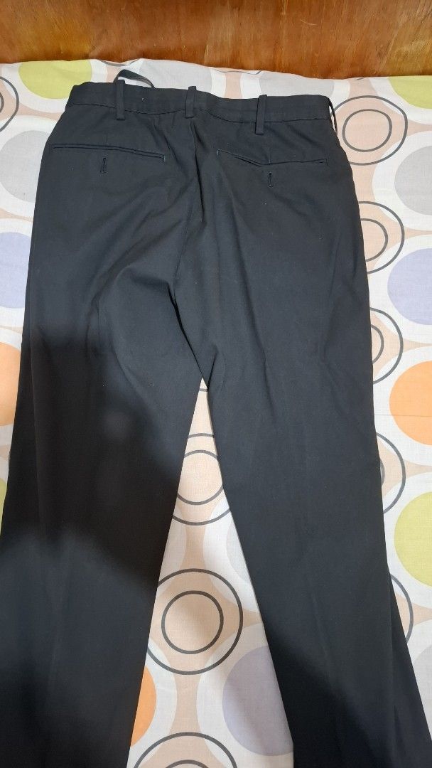 UNIQLO Black Slacks or Trousers (Category: Trousers) located in Paranaque City. Submitted by furotetsuu (Listing ID 1465671727, Image 2). Description: UNIQLO Black Trousers or Black Slacks UNIQLO Black pants Nice fabric Good for everyday use Tapered fit.