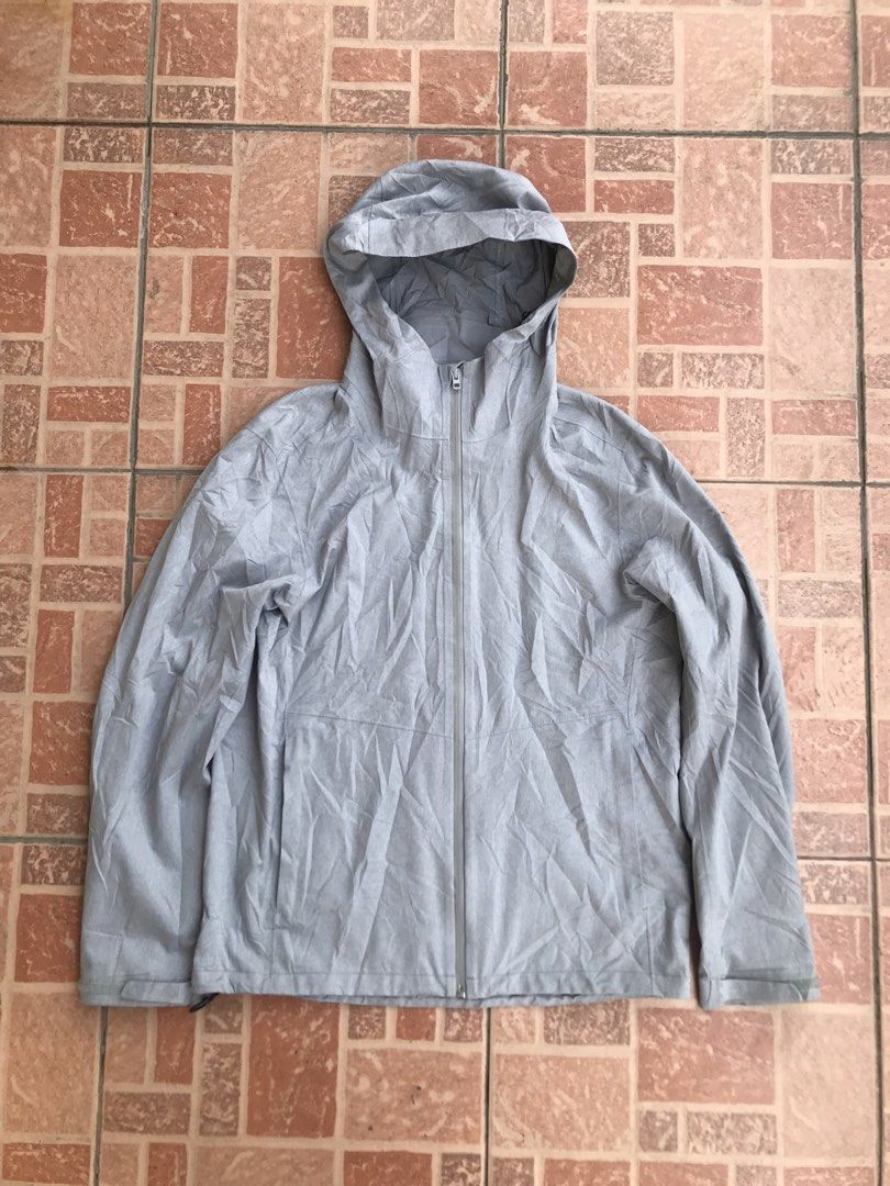 UNIQLO BLOCKTECH PARKA (Category: Coats, Jackets and Outerwear) located in Cebu City. Submitted by thriftlangniedd (Listing ID 1465628535, Image 1). Description: Excellent condition No issue or flaws Size Large Dimes 22 x 28 Color rate 9.5/10.