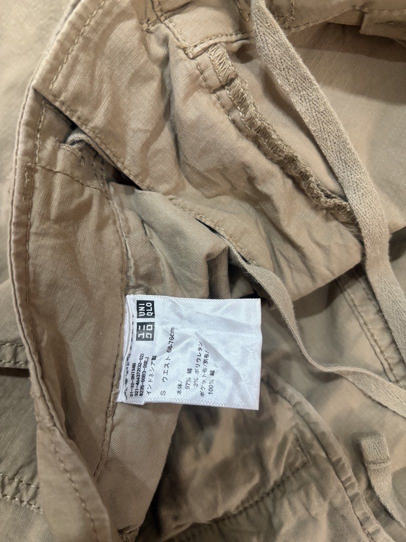 Uniqlo Cargo Shorts (Category: Shorts) located in Iligan City. Submitted by thrift4dayz (Listing ID 1465592294, Image 3). Description: Size: Small - Fits 28”-30” Multiple front and back pockets Almost brand new condition .
