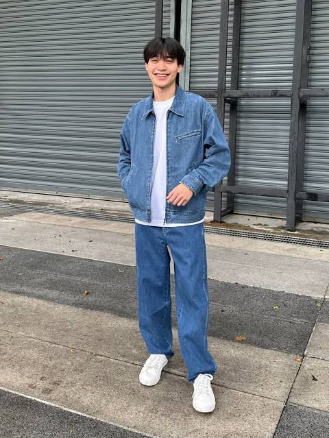 Uniqlo Denim Workwear Jacket (Category: Coats, Jackets and Outerwear) located in Quezon City. Submitted by metro_junkie.ph (Listing ID 1465715325, Image 2). Description: Uniqlo Denim Workwear Jacket Size XL (24 x 27.5) Excellent Condition Crispy No any Flaw/Issue(s) All Detail Posted 1,380 + SF.