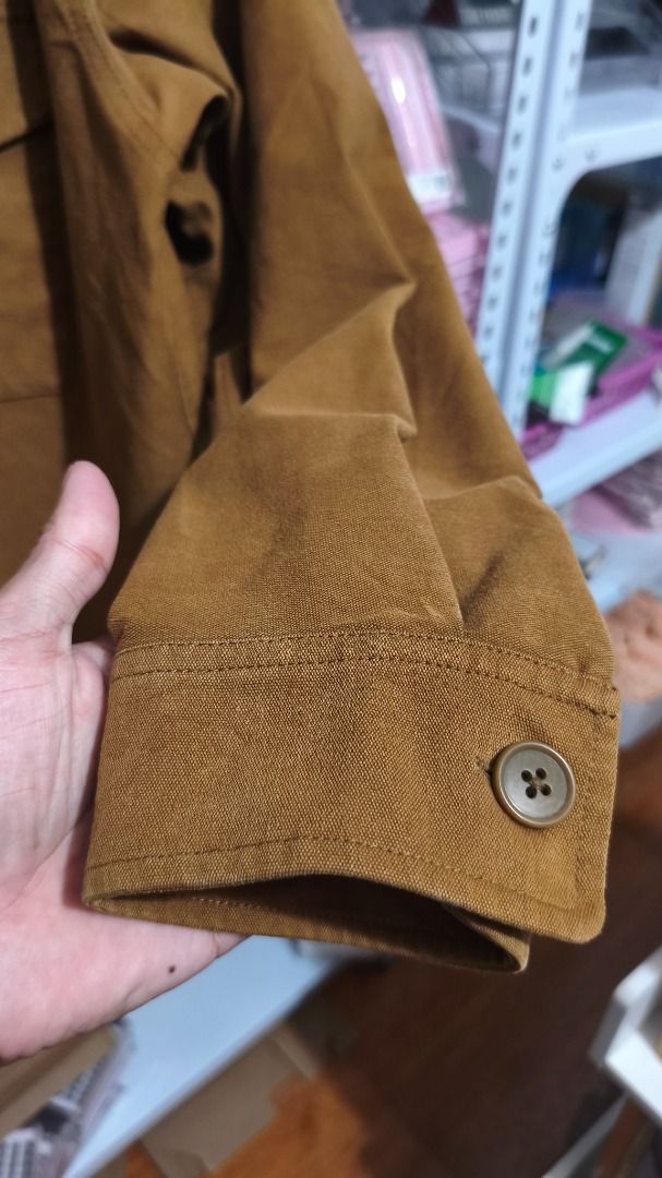 Uniqlo Jacket (Category: Coats, Jackets and Outerwear) located in Caloocan City. Submitted by lorkan04 (Listing ID 1465694722, Image 3). Description: Authentic XL No Issue.