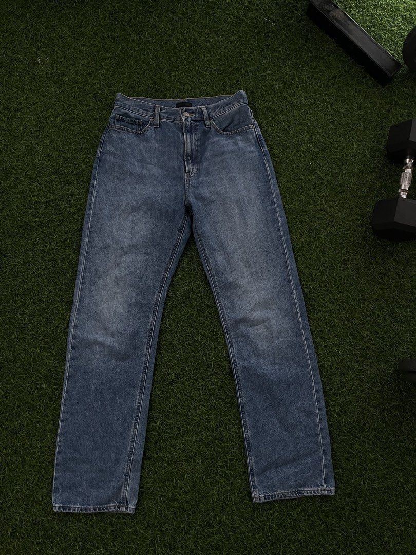 Uniqlo Jeans Size (Category: Jeans) located in Las Pinas. Submitted by francesaly (Listing ID 1465669454, Image 2). Description: - Brand: Uniqlo - Color: Mid wash blue - Material: 100% cotton (sturdy feel) - Size: 26 (Waist measures 66cm) - Fit: Classic straight leg - Details: Button and zipper fly, front and back pockets - Origin: Made in China.