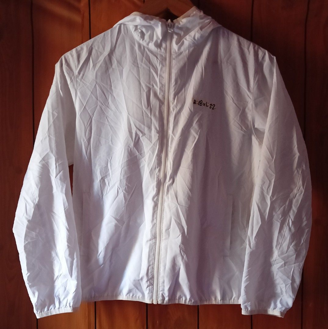UNIQLO Kids Pocketable Parka (Category: Babies & Kids Fashion) located in Basista. Submitted by purpleens_shop (Listing ID 1465620279, Image 2). Description: .