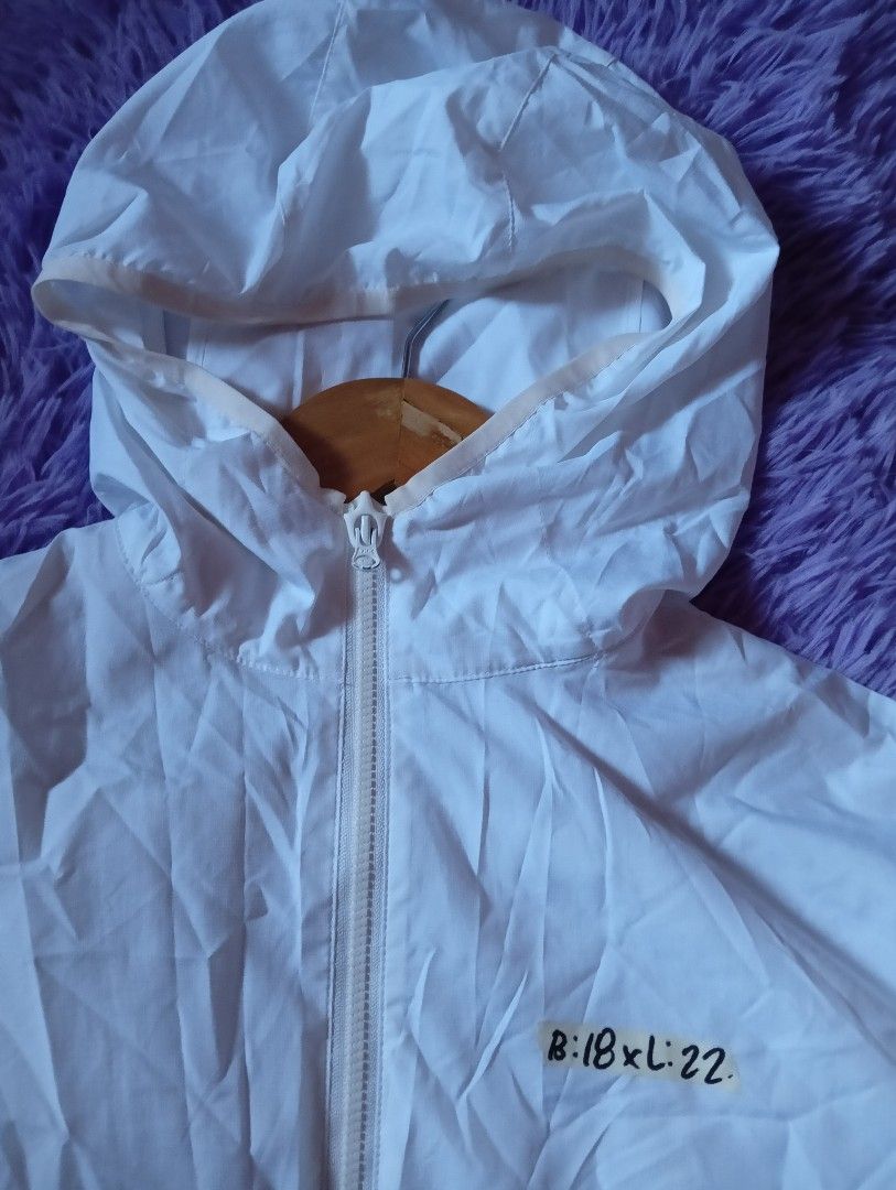 UNIQLO Kids Pocketable Parka (Category: Babies & Kids Fashion) located in Basista. Submitted by purpleens_shop (Listing ID 1465620279, Image 3). Description: .