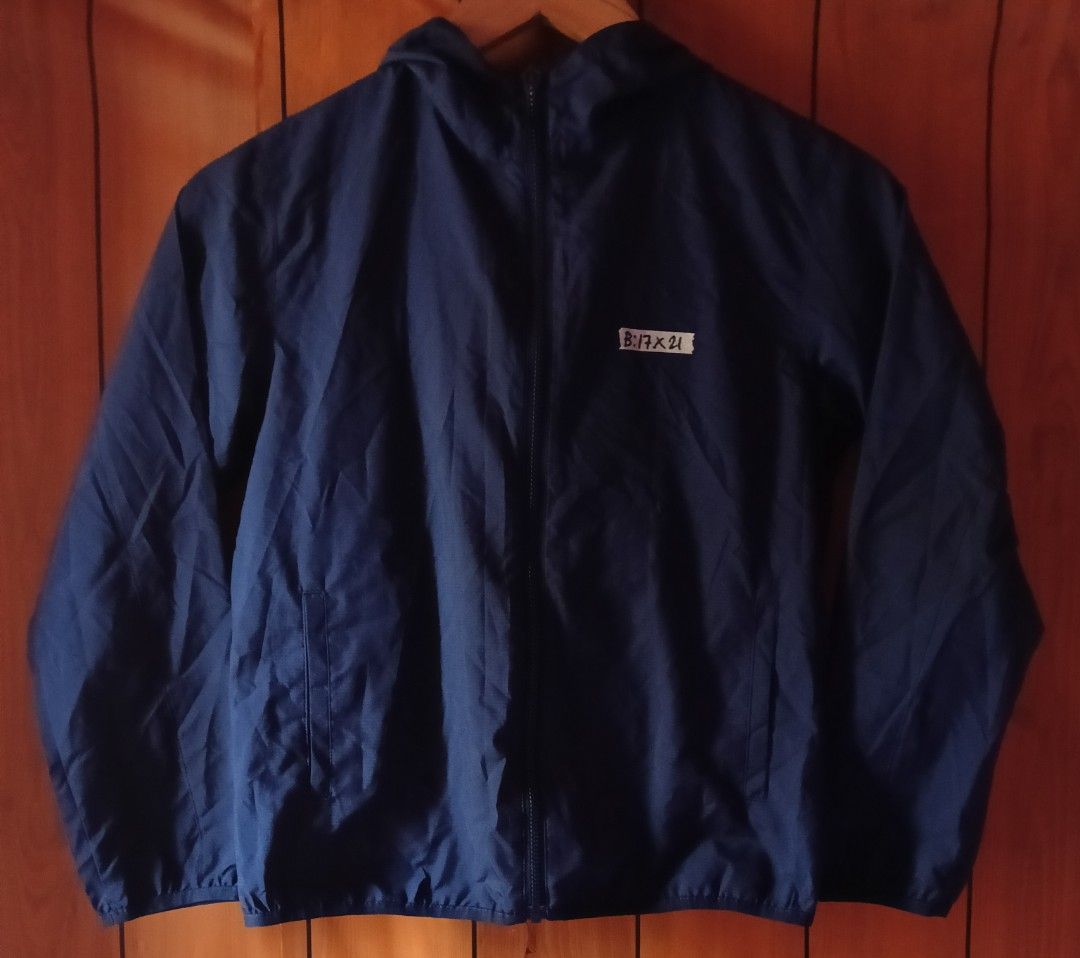 UNIQLO Kids Pocketable Parka (Category: Babies & Kids Fashion) located in Basista. Submitted by purpleens_shop (Listing ID 1465620443, Image 3). Description: .