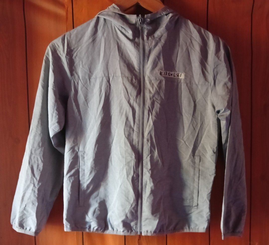 UNIQLO Kids Pocketable Parka (Category: Babies & Kids Fashion) located in Basista. Submitted by purpleens_shop (Listing ID 1465620582, Image 2). Description: .