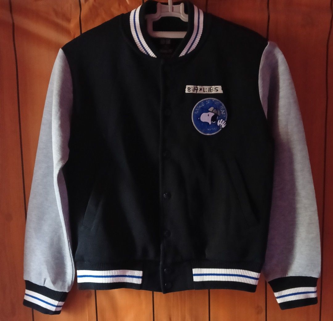 UNIQLO Kids Varsity Jacket(140) (Category: Babies & Kids Fashion) located in Basista. Submitted by purpleens_shop (Listing ID 1465635490, Image 1). Description: .